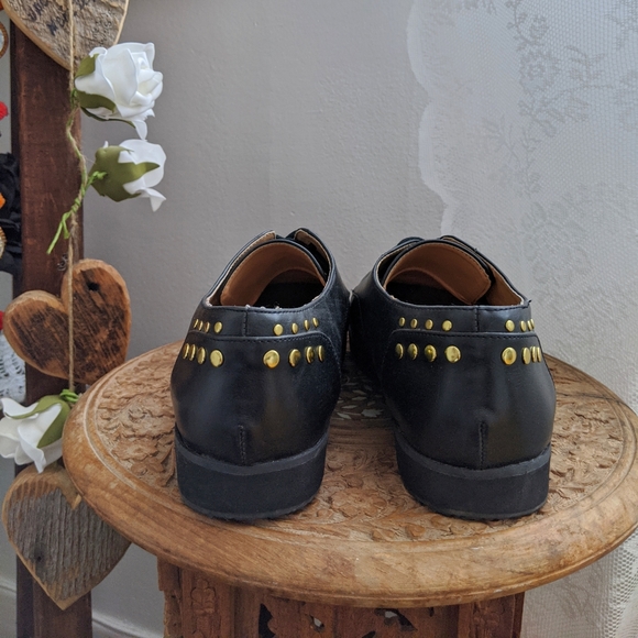 Call it Spring black & gold studs shoes size 7 - Picture 4 of 7